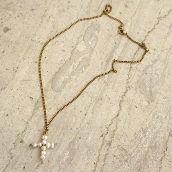 Κολιέ σταυρός με μαργαριτάρια Pearly Cross και ατσάλινη cuban link αλυσίδα
